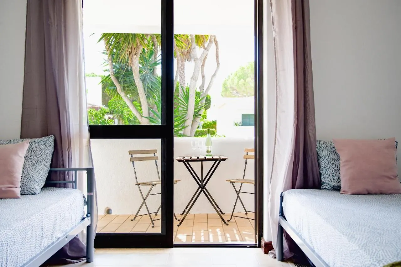 Wakeup Villa Faro 0*,